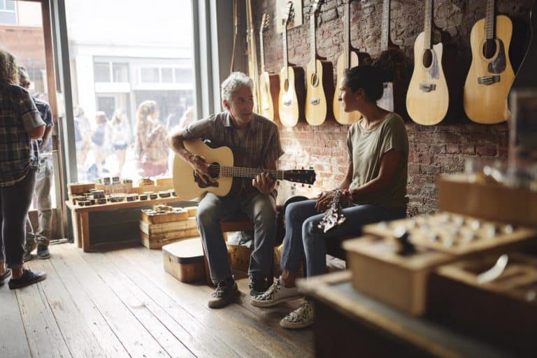 cordas de nylon ou aco guitarra