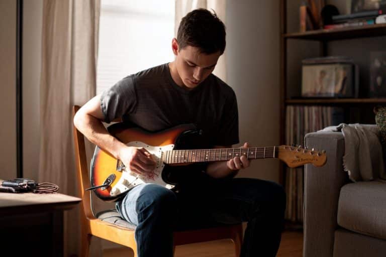 cuidar guitarra eletrica dicas simples