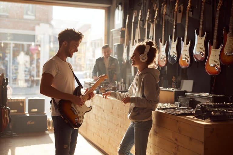 guitarras eletricas acessiveis iniciantes